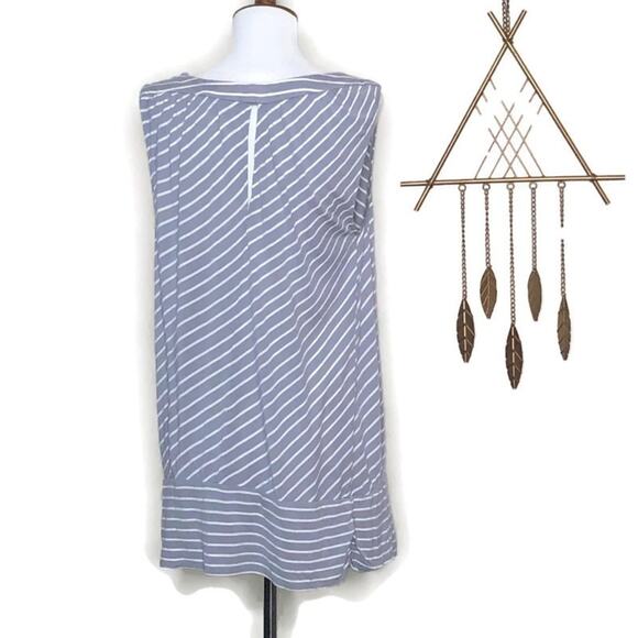 Express Gray White Striped Sleeveless Shirt Size M - Picture 3 of 8